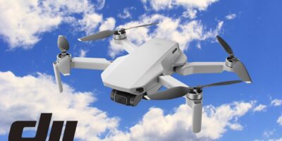 De DJI Mini SE drone met een geheugenkaart, micro SD kaart, is een gouden combinatie.